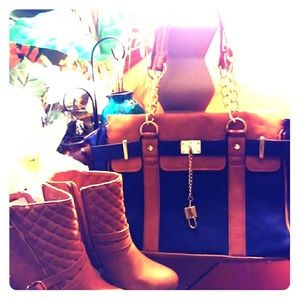 Purses and boots size 9